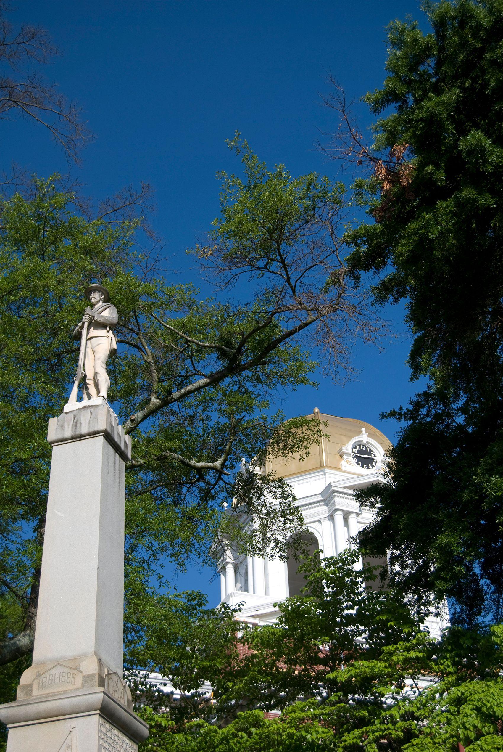 Courthouse and Civil War statue